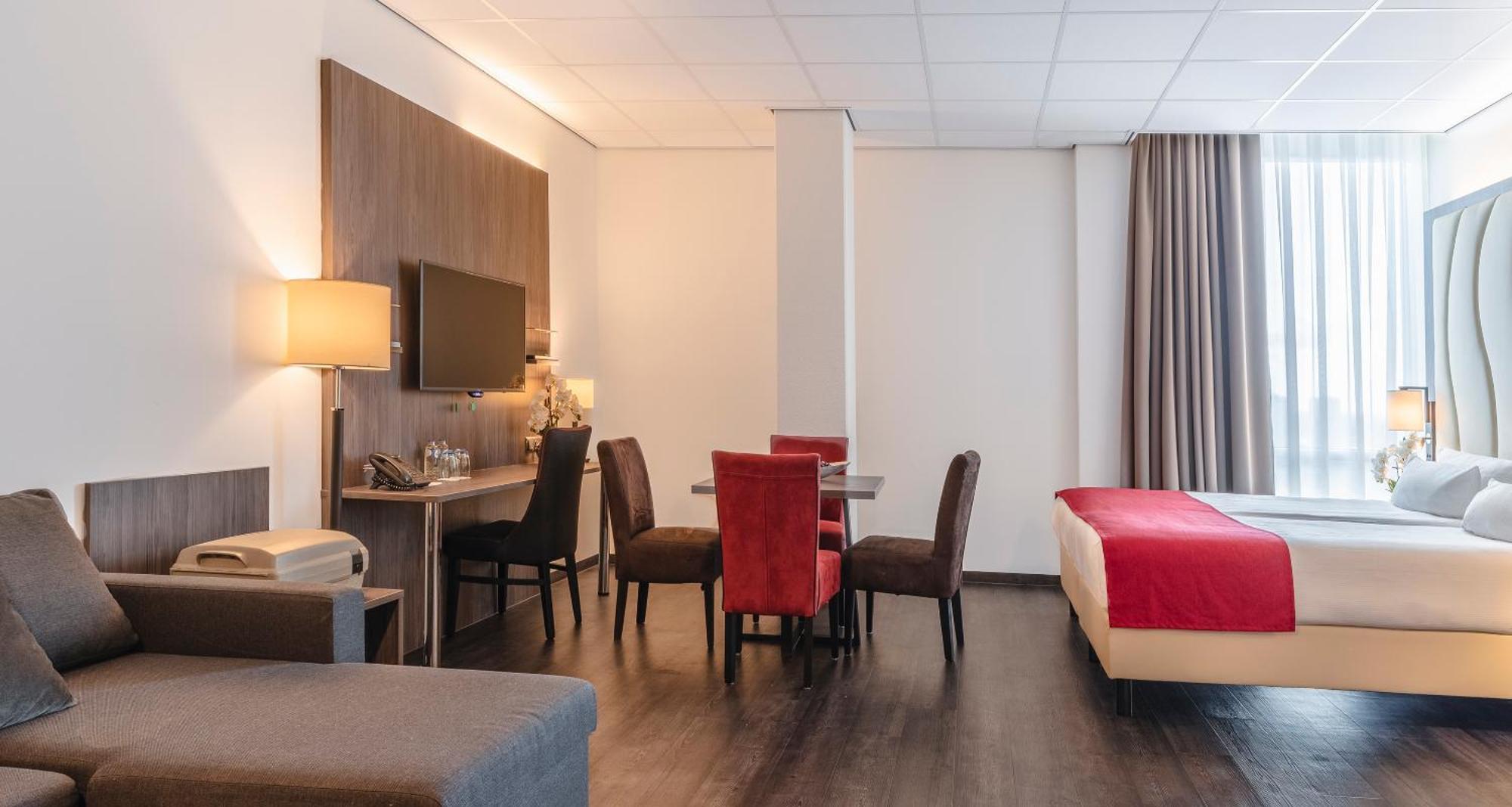 Plaza Premium אלמיר מראה חיצוני תמונה